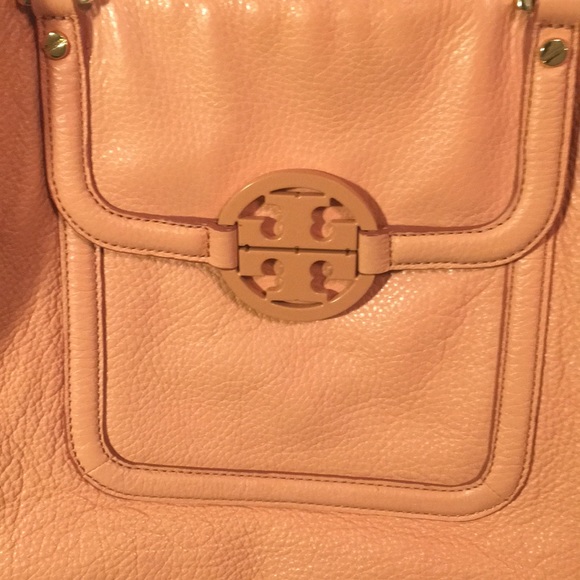 Tory Burch peach purse - Picture 2 of 5